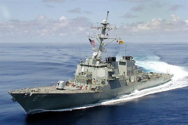 Эсминец ВМС США вышел в направлении Черного моря